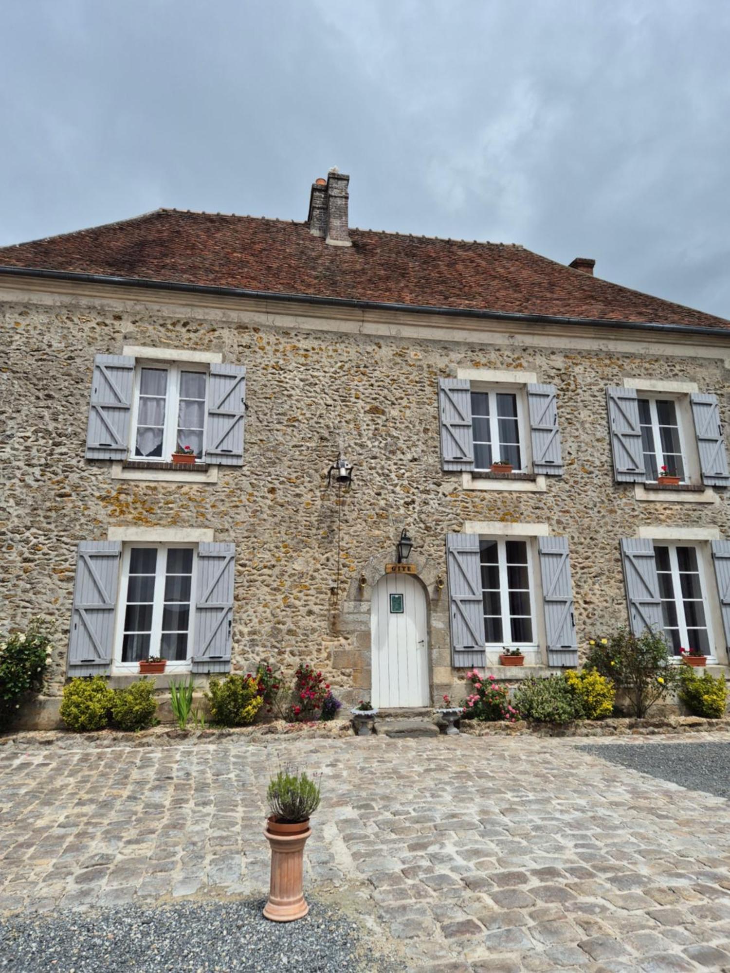 Domaine De La Ferme De Jean Grogne Hotel ฟงต์เนย์-เตรซิญี ภายนอก รูปภาพ