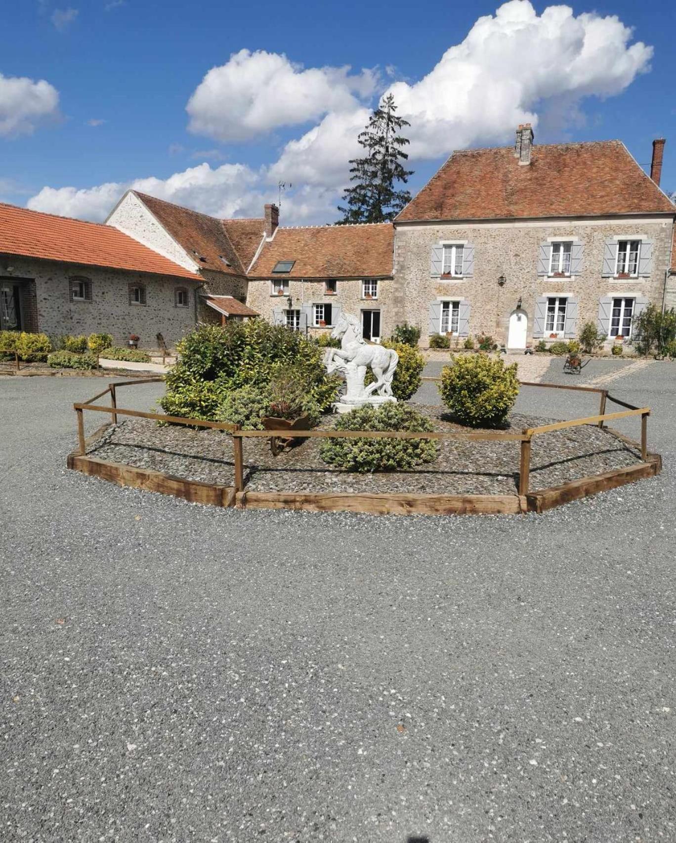 Domaine De La Ferme De Jean Grogne Hotel ฟงต์เนย์-เตรซิญี ภายนอก รูปภาพ