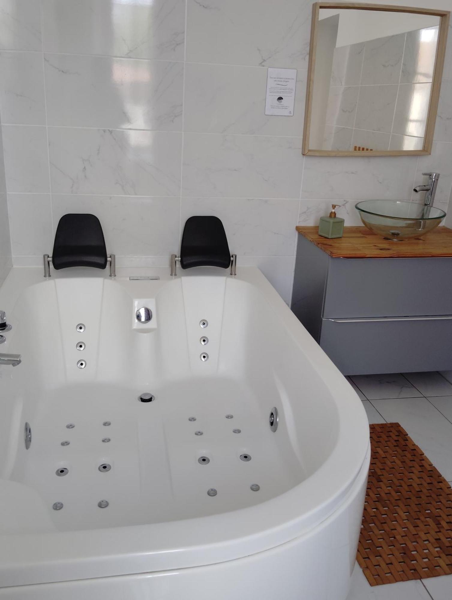 Domaine De La Ferme De Jean Grogne Hotel ฟงต์เนย์-เตรซิญี ห้อง รูปภาพ